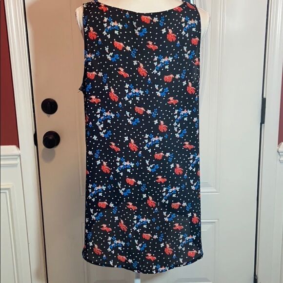 Torrid Sleeveless V-Neck Blouse - Picture 6 of 7